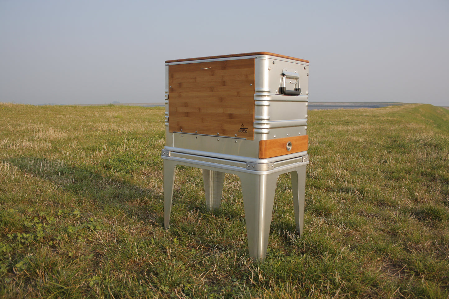 Dock Outdoors Camp Kitchen – Die mobile Premium-Küche im robusten Zarges®-Format
