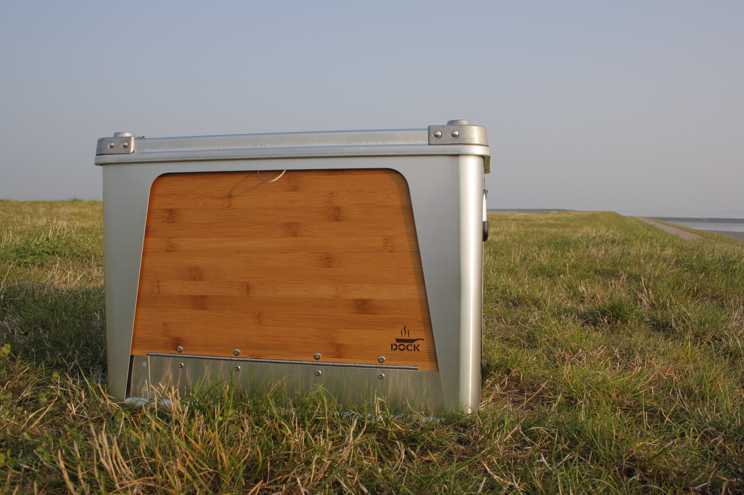 Dock Outdoors Camp Kitchen – Die mobile Premium-Küche im robusten Zarges®-Format
